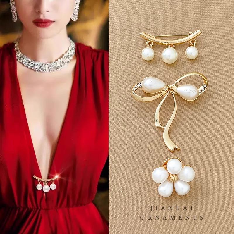 Brillo de decoración de alta calidad para ropa de mujer fijo pin anti-perla botón de brillo accesorios de flores de pecho de perla bufandas de seda