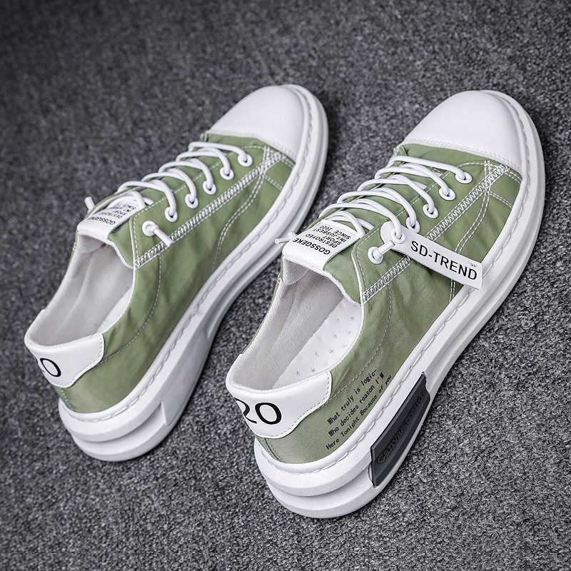 Zapatos de primavera para hombre, zapatos de lona transpirable de seda helada, zapatos de tela de secado rápido, mocasines para conducir, zapatillas de moda para hombre.