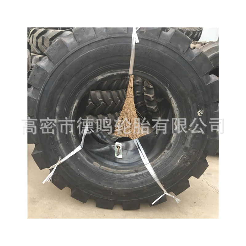 Suministro de fábrica Lufei cargador maquinaria de ingeniería neumático 15/70-18