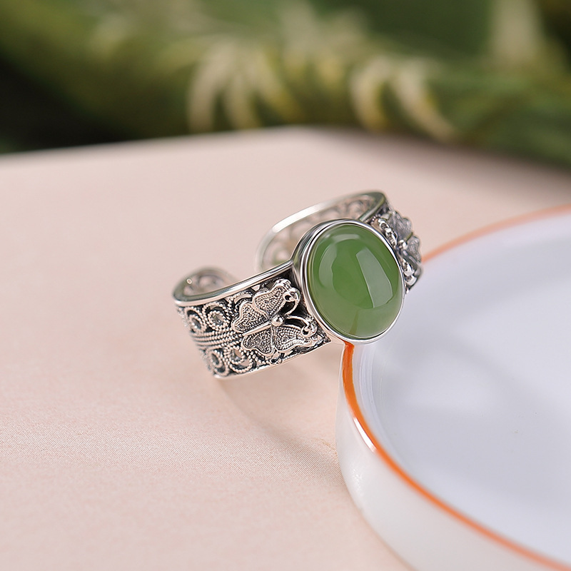 Nhẫn bạc S925 đính ngọc Hetian Jasper hình bướm rỗng vintage — một mảnh