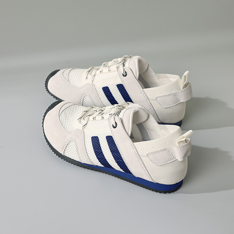 Zapatos de entrenamiento de la mujer 2025 nuevos zapatos blancos planos de verano de malla casuales Gump zapatos deportivos