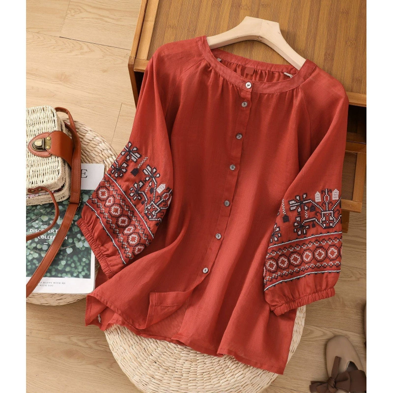 Женская рубашка из хлопка и льна 2025 года, винтажная, с тяжелой вышивкой, фонарными рукавами, свободного кроя, утягивающая, на пуговицах, в стиле фолк, для весны и лета.
