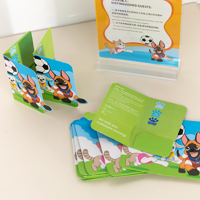 Hotel diseño de la habitación entre padres e hijos hotel para niños lindo tema de dibujos animados para mascotas decoración de la habitación familiar cama cubierta cama cola toalla almohada