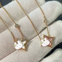 Lujia 高バージョン ホワイトマザーオブパール 4 花ブレスレット シルバーメッキ 18K 厚いゴールド菱形ネックレス 新しいアマゾナイト 4 花ブレスレット