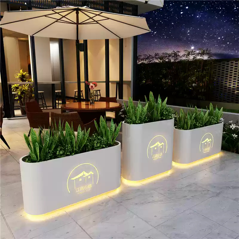 Caja de flores de balcón combinación de maceta de acero inoxidable terraza caja de plantación de tarjetas de escalones barandilla diseño gratuito caja de flores exclusiva