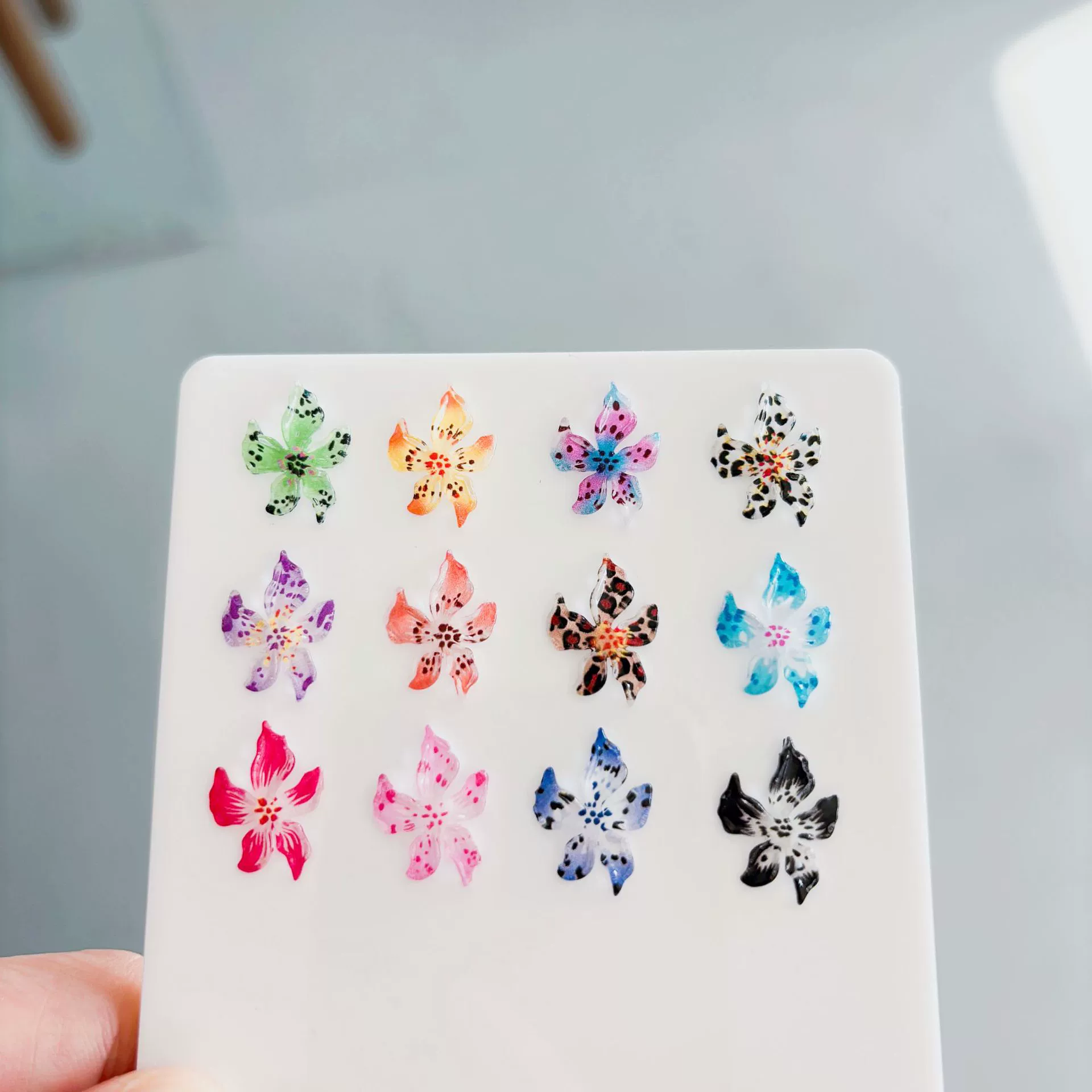 Ювелирные изделия для ногтей Ледяной кристалл смолы лилии для ногтей декоративные мелкие аксессуары Материалы для упаковки Аксессуары для мобильного телефона