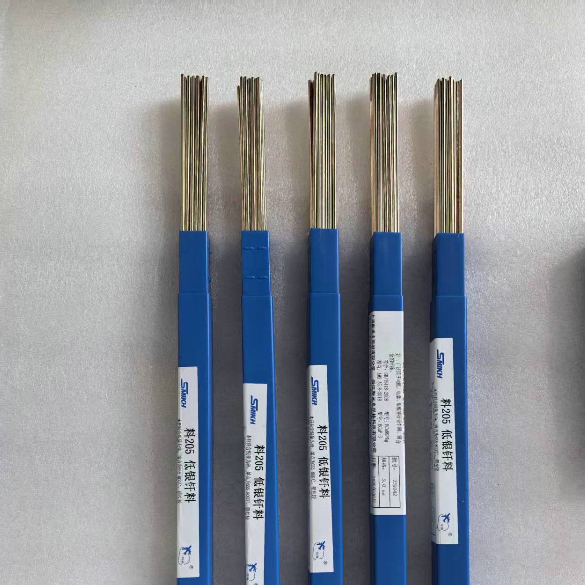 厂家供应飞机牌流动好 钎焊温度低   低银钎料L205规格多现货充足