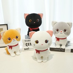 猫の人形が寝ている人形は枕を抱いてシミュレーションします。