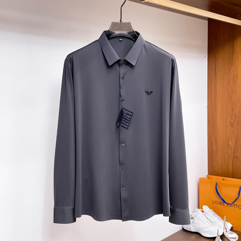 In-Stock 2025 Early Spring New Pujia Pra Metal Triangle Logo Shirt Men's Top In-Stock 2025 Early Spring New Pujia Pra Metal Triangle Logo Shirt Men's Top