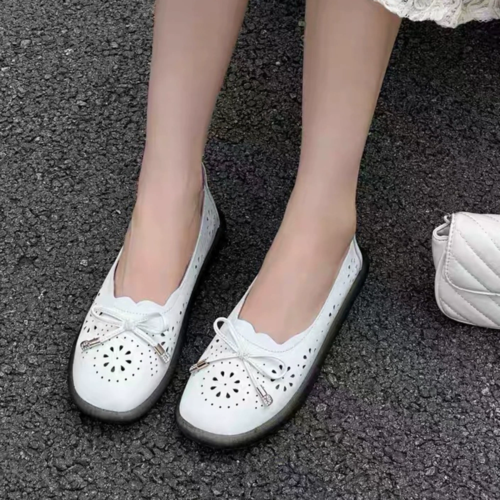 Кожаная маленькая белая обувь женская плоская подошва 2025 новая летняя дышащая мягкая подошва повседневная медсестра одиночная обувь мама обувь Lefu