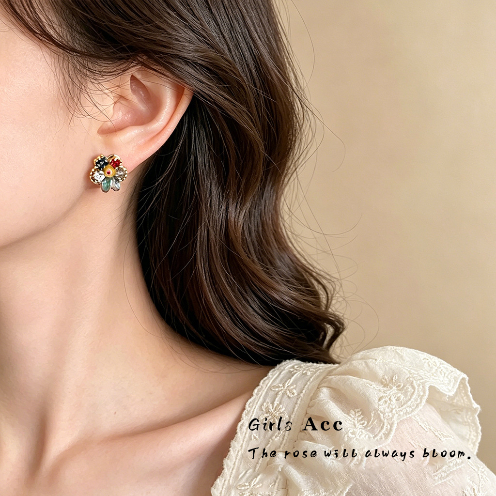 ¡Coloridos y lindos! Pendientes de flores con cuentas de cristal en bloques de color para mujer, estilo nicho coreano, pendientes elegantes al por mayor.