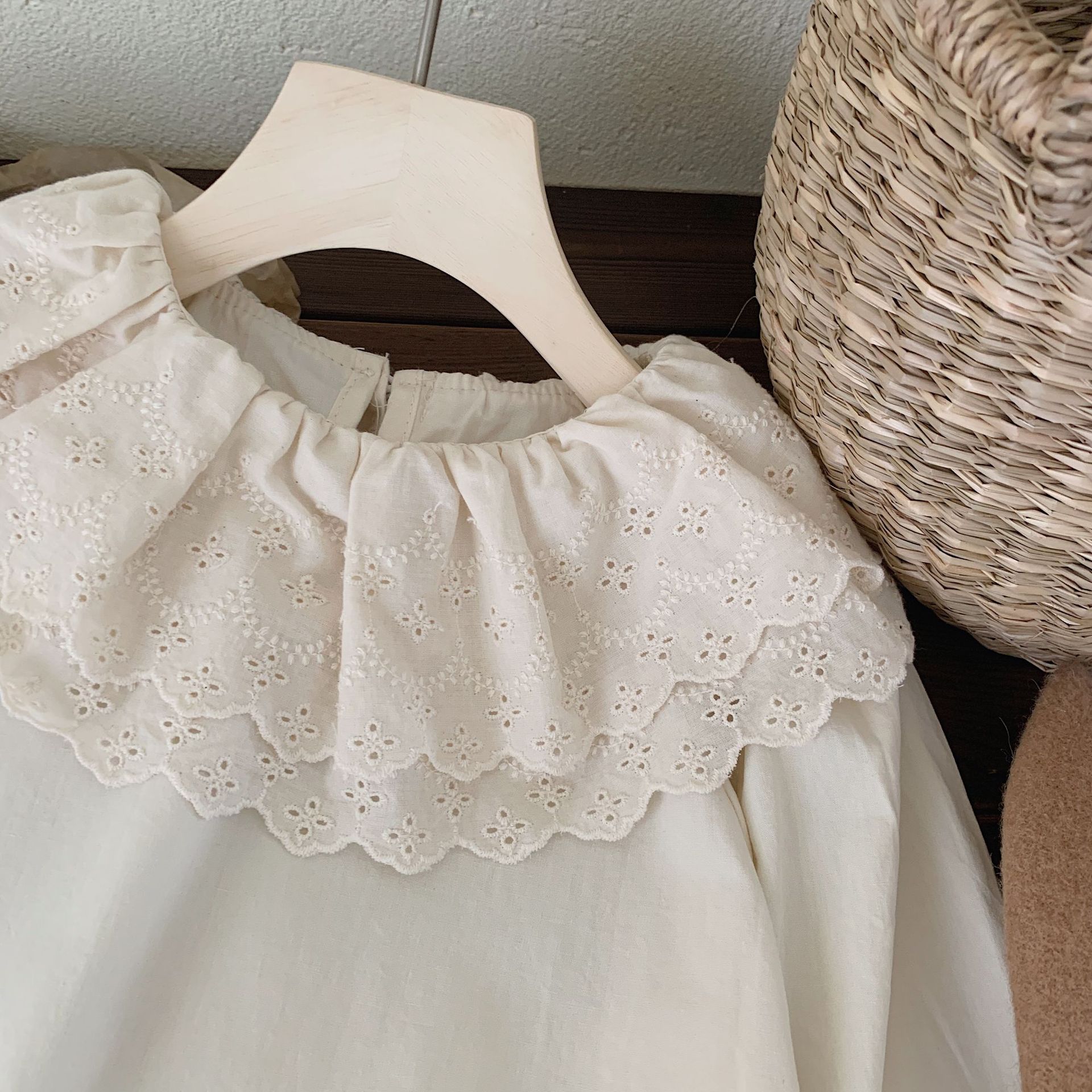 Ropa para niños camisa de cuello de muñeca para niñas 2024 Primavera y otoño Nueva camisa de cuello de loto para niñas de estilo coreano camisa de manga larga para niños