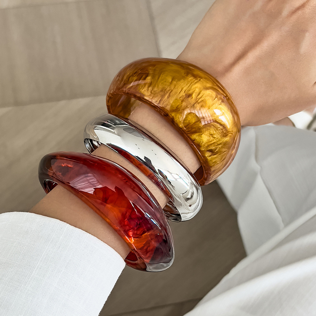 European and American Cross-Border Retro Amber Smudged Acrylic Wide Bracelet Design Translucent Resin Glossy Bracelet