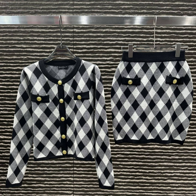 Demi-season classic cardigan, skirt, set