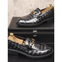 新款男士休闲皮鞋透气商务正装皮鞋百搭时尚英伦风男一脚蹬单鞋