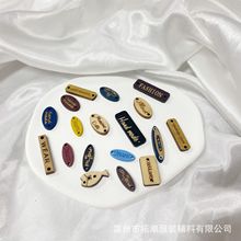 批发Handmade木质打标标牌纽扣服装衣帽标签标牌装饰扣两眼木头扣