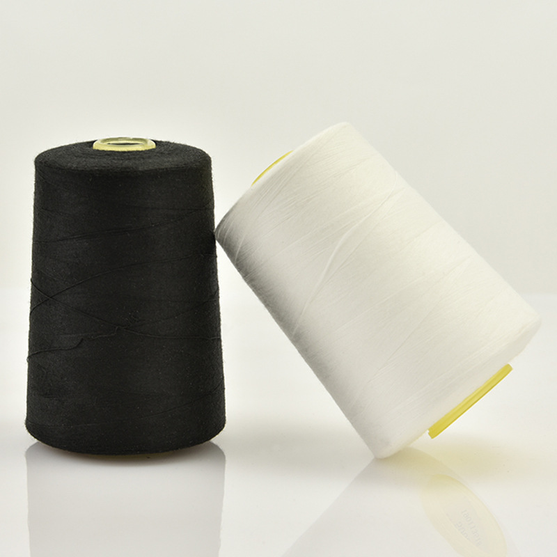 Hilo de coser en stock para máquinas de coser de alta velocidad, carrete grande de 8000 yardas, hilo de poliéster para máquina industrial de cama plana, longitud completa, hilo continuo.