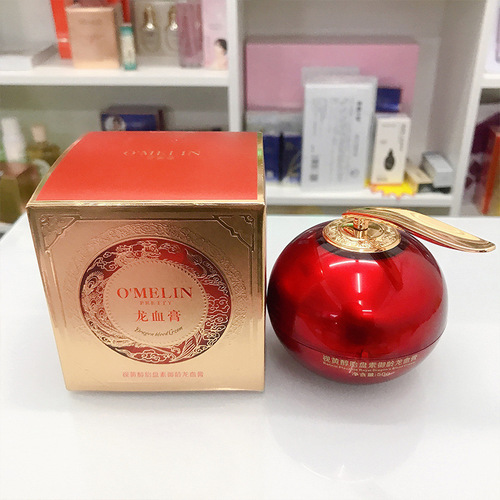 European and American Lotus Dragon's Blood Placenta Cream, Collagen Rejuvenating Facial Cream, Retinol Youthful Radiance Moisturizing Whitening Cream