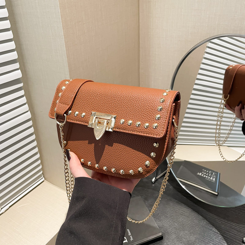 2025 primavera nueva moda coreana silla de montar bolsa de hombro casual simple bolsa de estilo bolso de mochila de remache