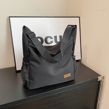 大容量帆布斜挎包女轻便收纳背包休闲运动健身包单肩大学生邮差包