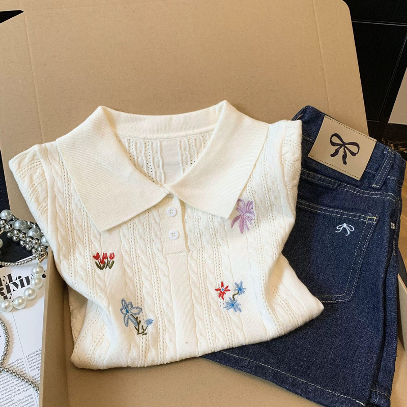 French-Style Girly Embroidered Waist-Cinching Polo Shirt for Women, Summer, Creamy White Texture, Slimming, Regular Shoulder, Short Knit Top