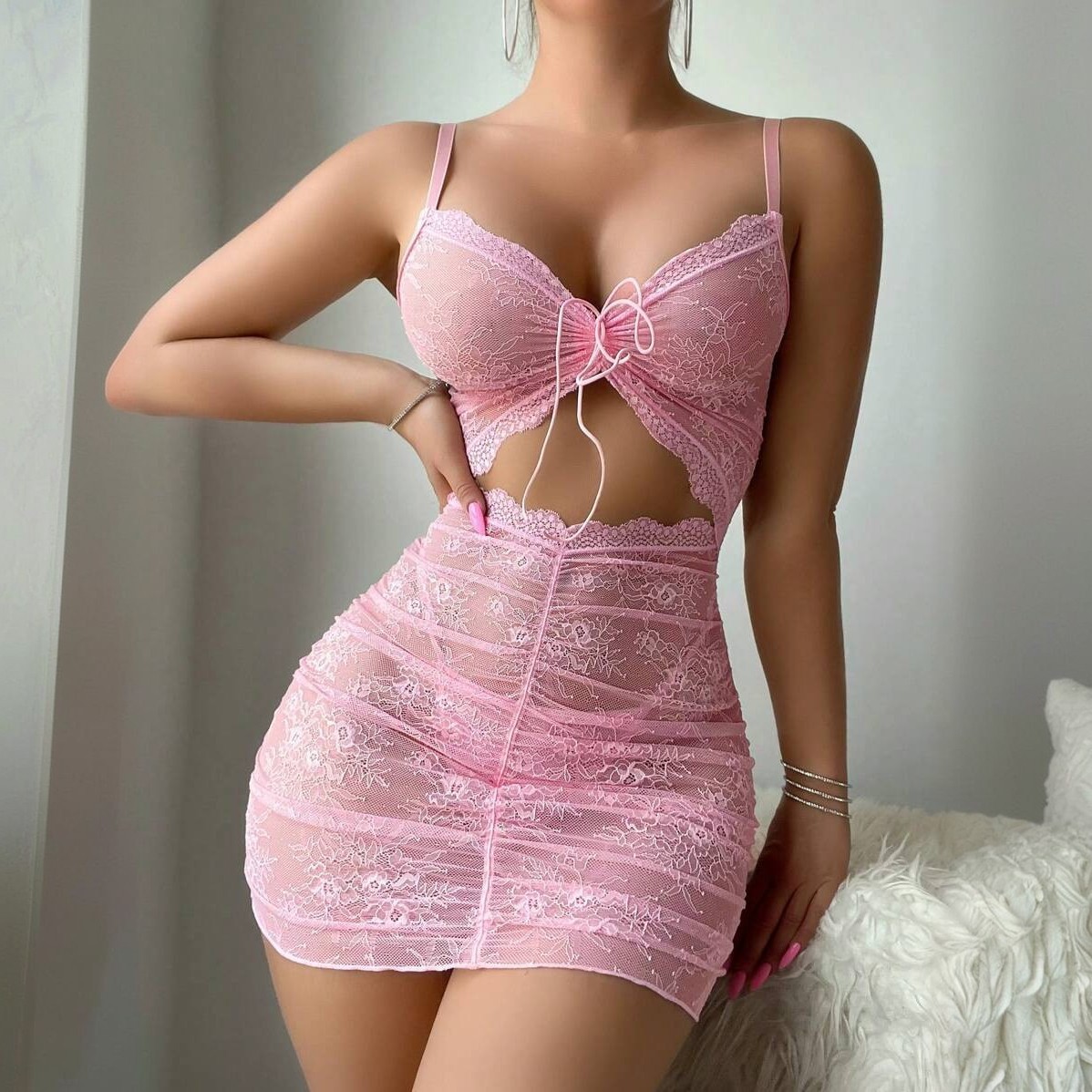 2025 Cross-Border Fashion New Sexy Cut Out Pure Lust Lace See-Through Sexy Hip-Covering Lace Suspender Nightgown