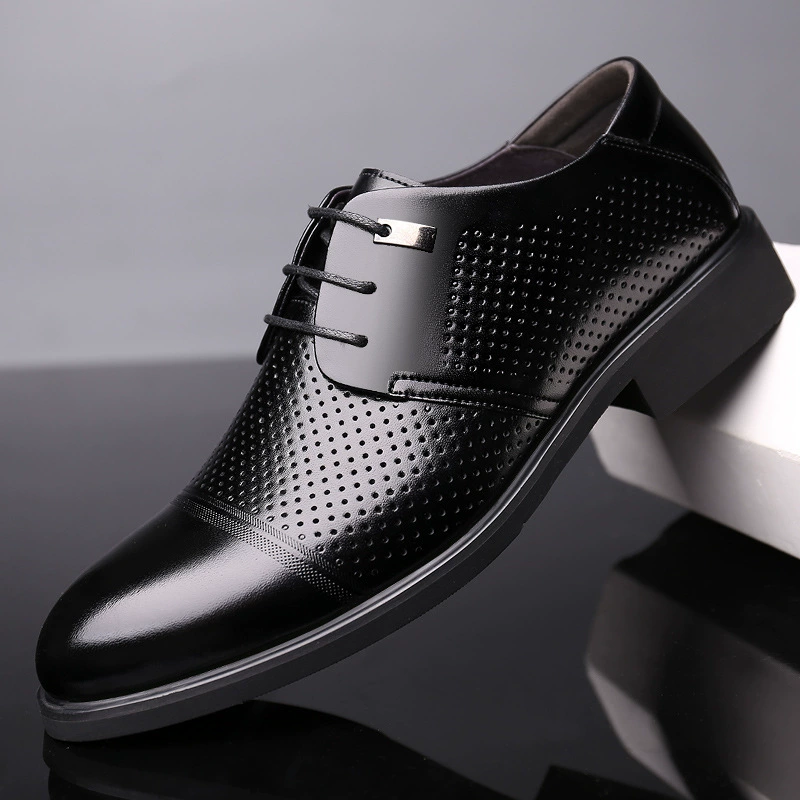 Молодежная свадьба увеличивает кожаную обувь