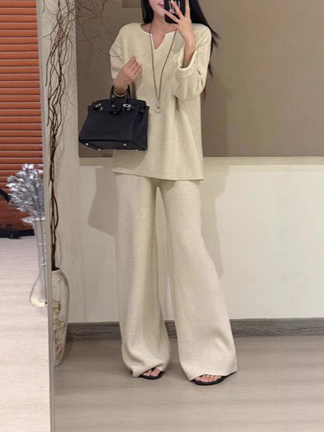 Winter solid knitted sweater for leisure