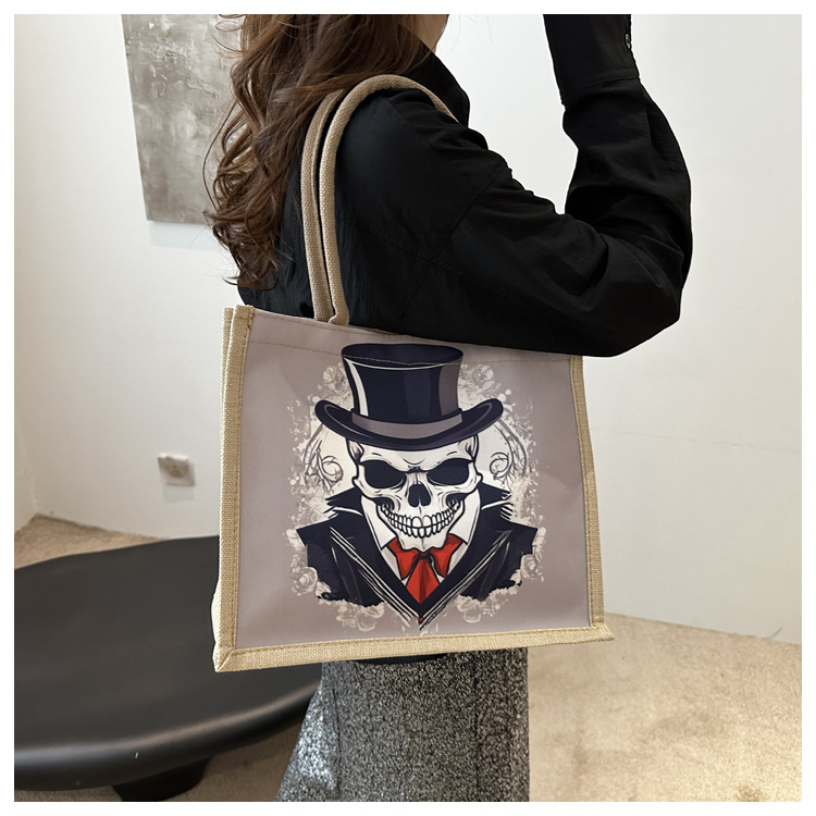 New fashionable skull canvas bag, women's large-capacity tote bag, single-shoulder bag for classes, 2024 fashionable tote bag undefined