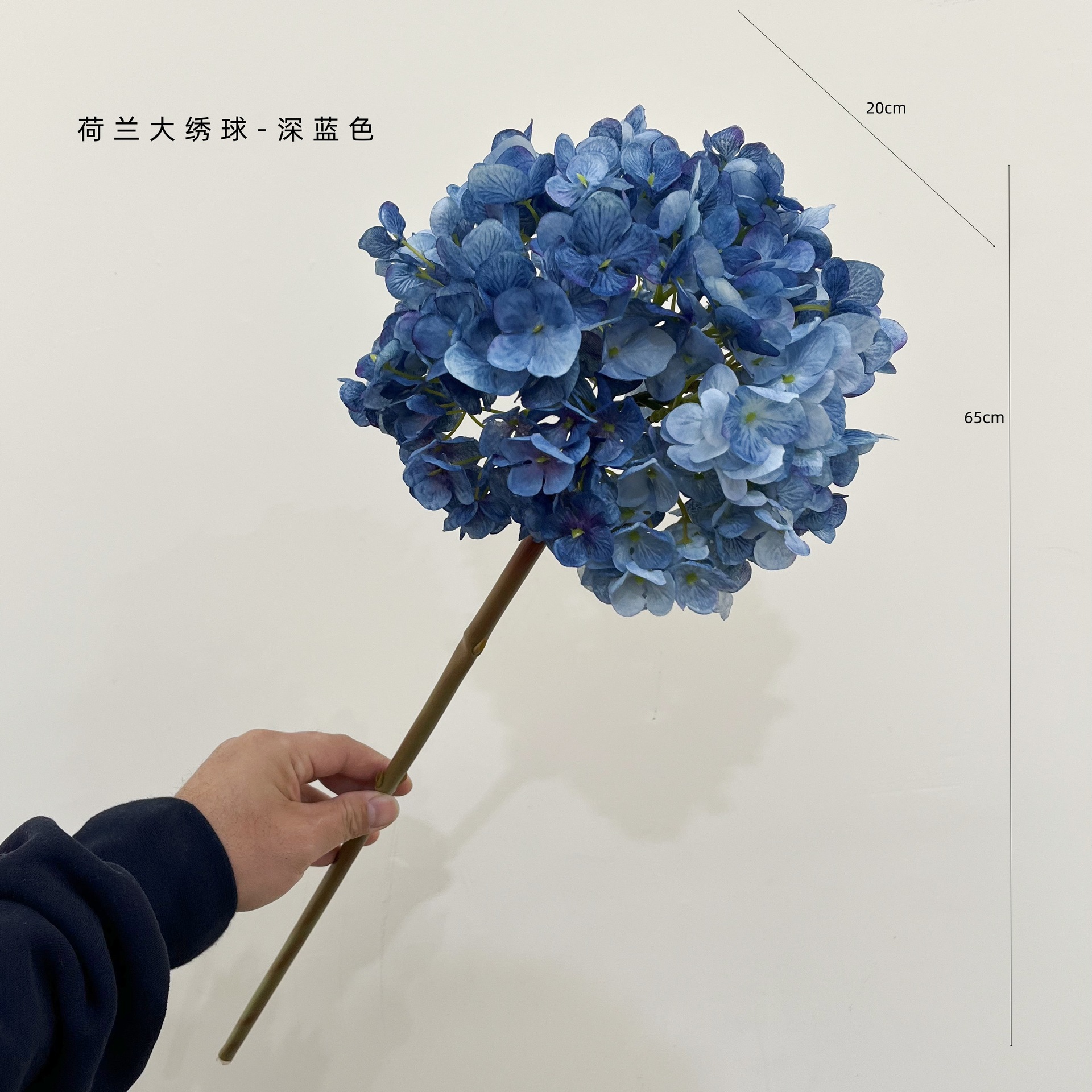진한 파란색