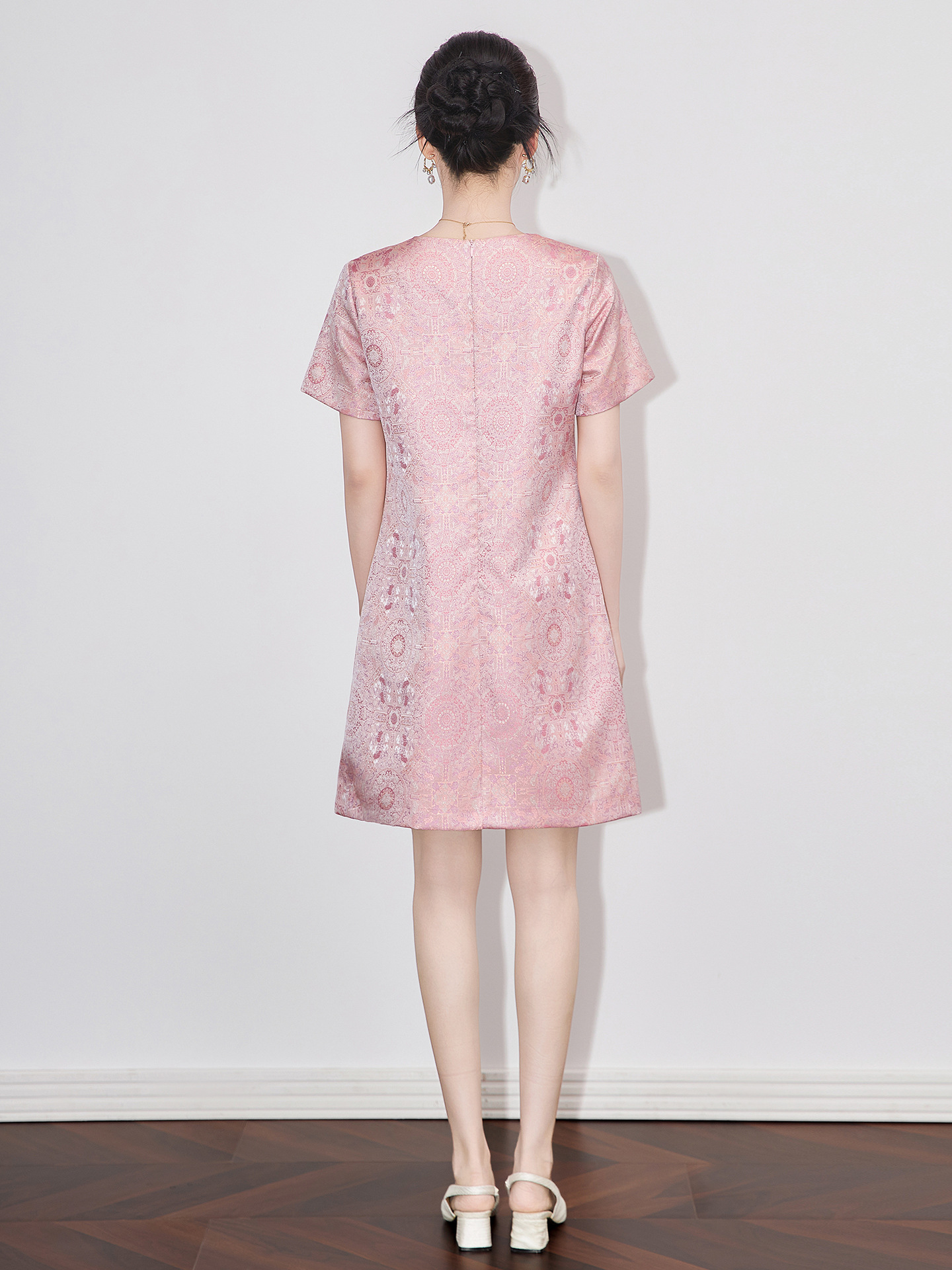 Váy chữ A jacquard lụa vàng phong cách quốc gia tay ngắn chất lượng cao — Màu xanh lam