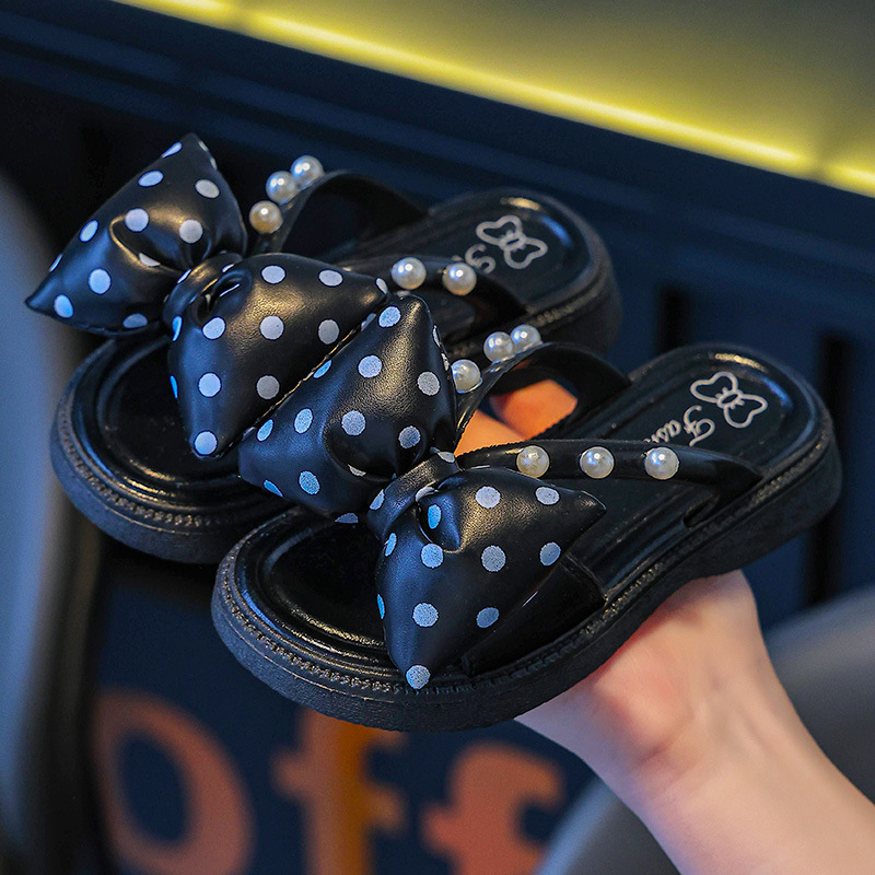 Zapatillas para niñas verano bebé interior pequeño antideslizante niña hogar niños arco sandalias y zapatillas para padres e hijos 2025 nuevo estilo