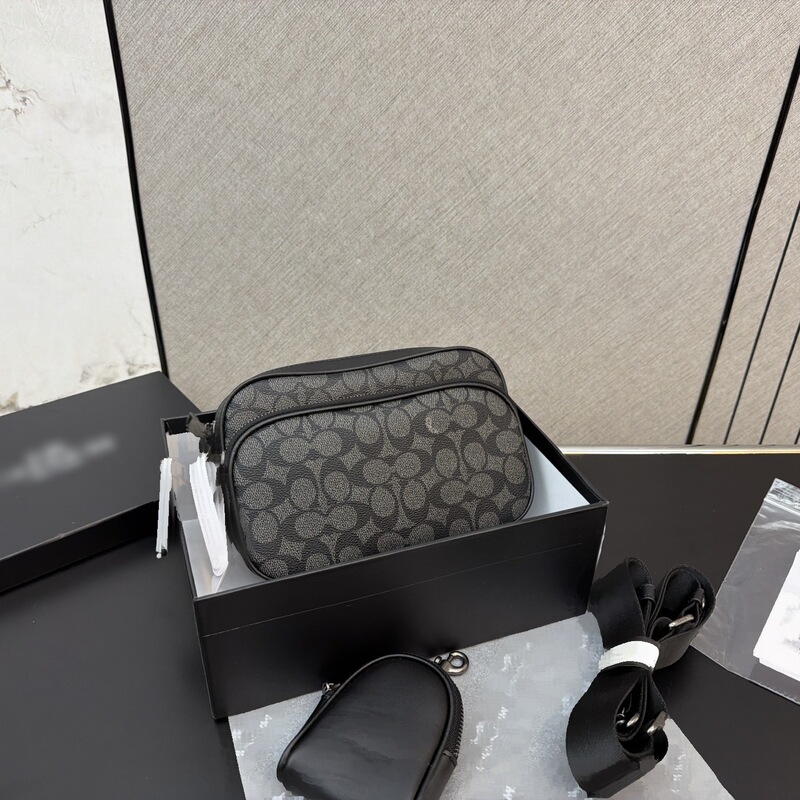 C brand's new men's crossbody messenger bag, single-piece handbag, detachable earphone pouch, casual camera bag for men C brand's new men's crossbody messenger bag, single-piece handbag, detachable earphone pouch, casual camera bag for men