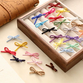 布贴;洗唛、商标;服装饰品