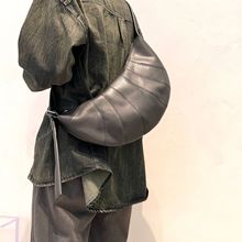 真皮女包手工头层牛皮牛角包单肩斜挎包大容量可调节男女款