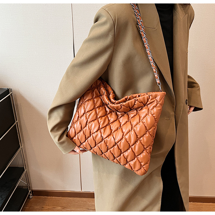 Große Gesteppte Tragetasche Für Damen Geräumige Lingge Schultertasche_voghion.com