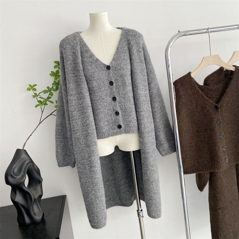 Demi-season long sweater for leisure