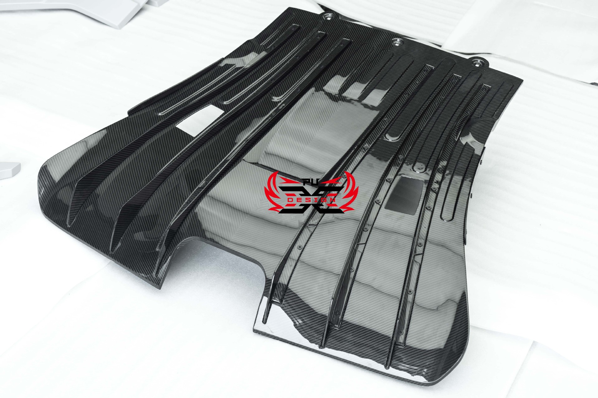 Suitable for Porsche 911 992 GT3RS original dry carbon fiber modification kit, front, middle, rear lip and side skirts