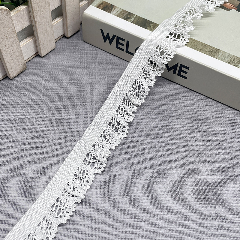 �ֻ��������ڻ����οո��� �·�ȹ��ƴ���е���˿���߰�ɫ���