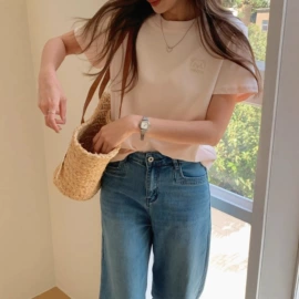 女式衬衫;半身裙;女式T恤