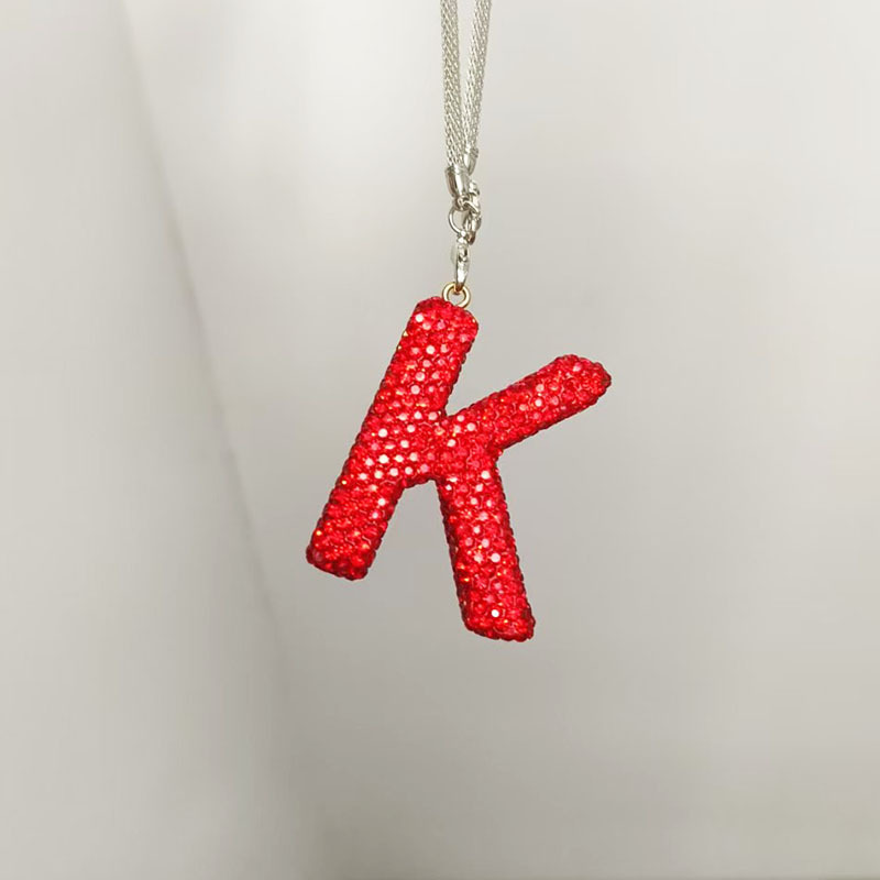 автомобильный кулон с буквой k (большой красный)