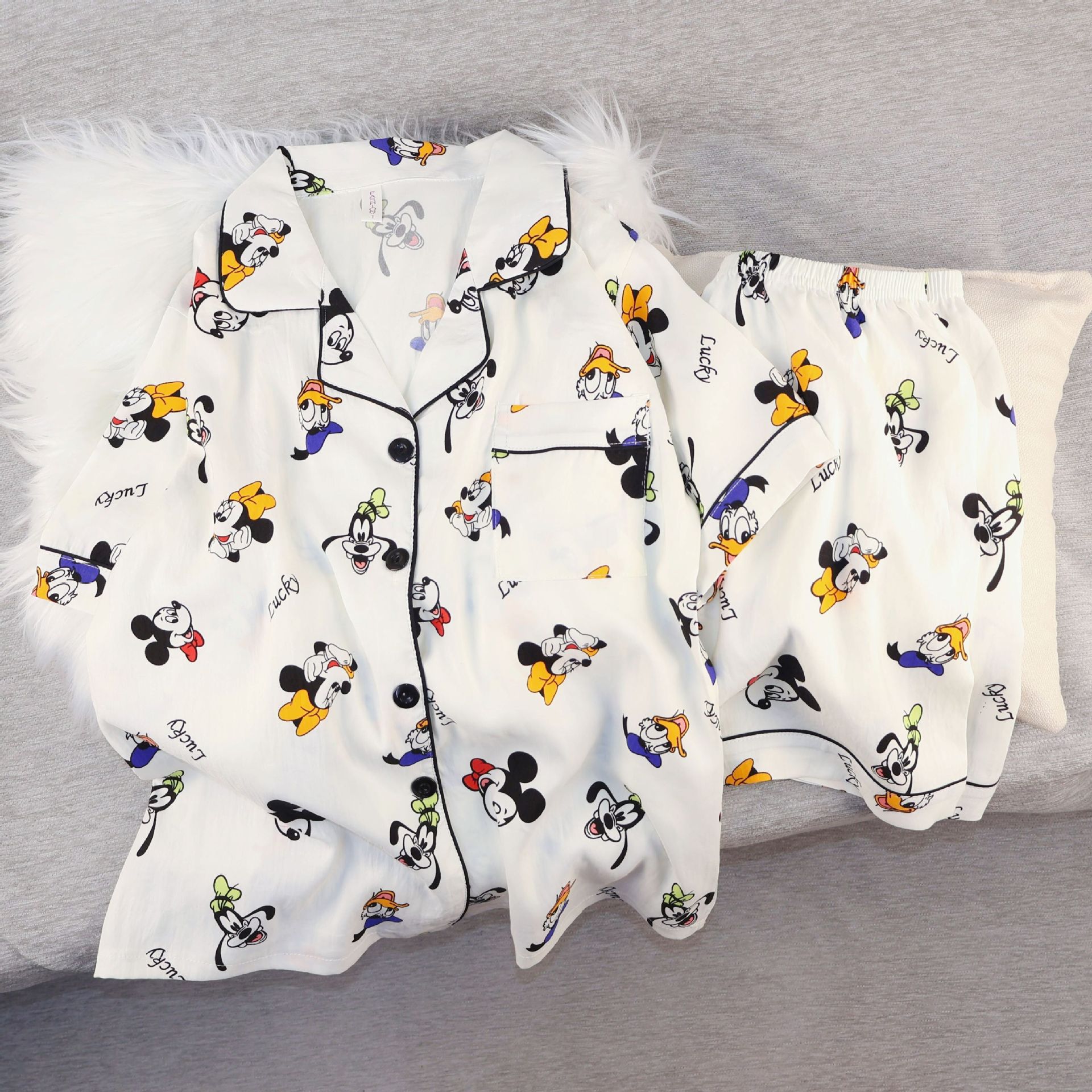 Al por mayor transfronterizo nueva explosión pijama de algodón nubes de verano de mujeres pantalones cortos de manga corta dulces lindos estudiantes set de ropa para el hogar