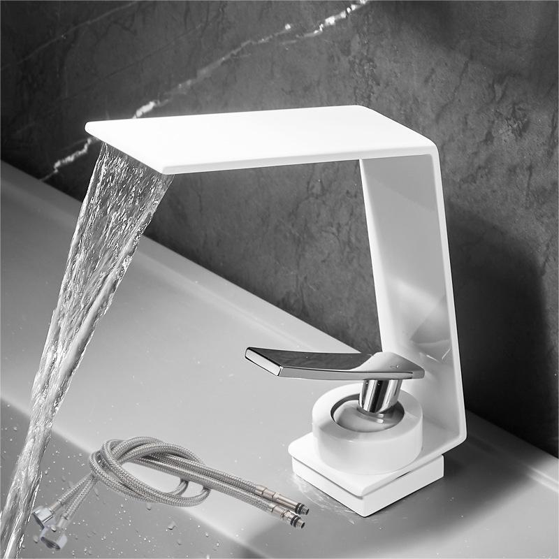 Cascada blanca de siete caracteres 60 cm tubería de agua de entrada larga