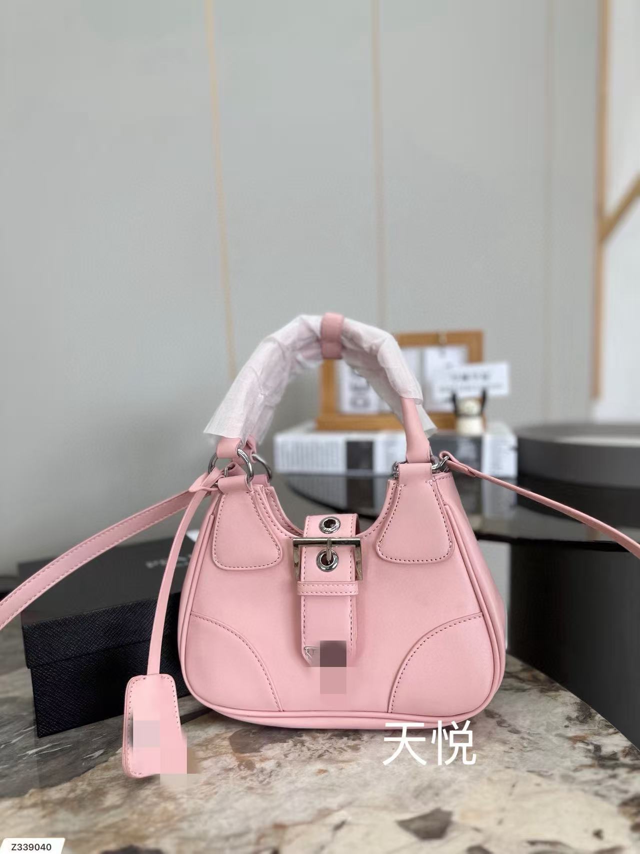 Soft Hobo Underarm Bag - Sweet & Cool Biker Style, Niche Designer Shoulder & Crossbody Bag For Women - Thumbnail 6