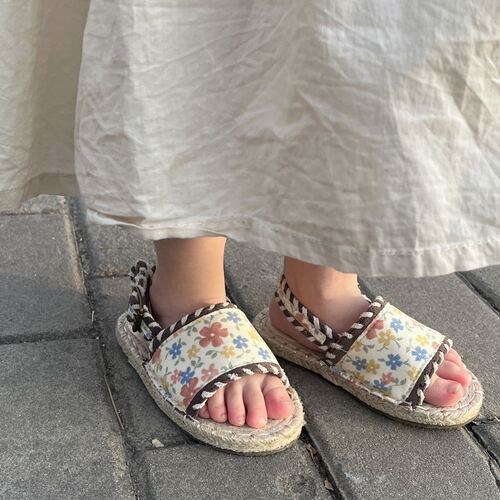 Korean style girls summer sandals wholesale comfortable princess shoes 2024 new style Velcro soft sole open toe beach shoes