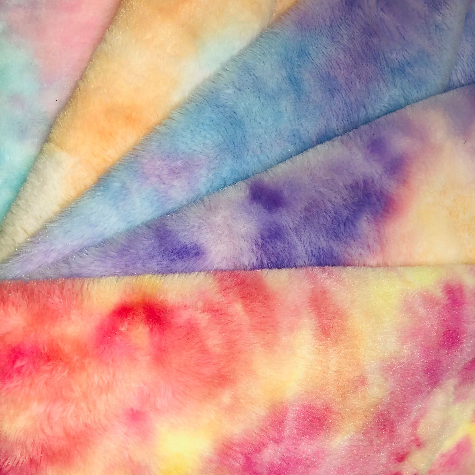 兔毛扎染现货毛绒布南韩绒兔绒扎染彩色彩虹玩具服装童装面料