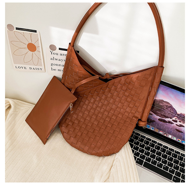 Women's Medium Pu Leather Solid Color Basic Vintage Style Weave Open Underarm Bag display picture 30