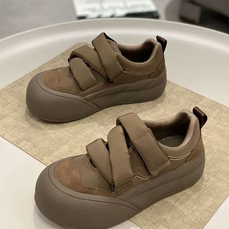 Zapatos de mujer de moda ligera zapatos de mujer 2024 nuevo estilo explosivo de otoño antideslizante versátil zapatillas deportivas casuales tendencia británica