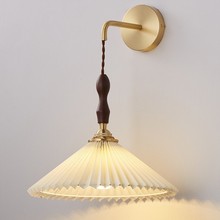 复古北欧ins百褶床头壁灯胡桃木日式民宿网红卧室主人房温馨墙灯