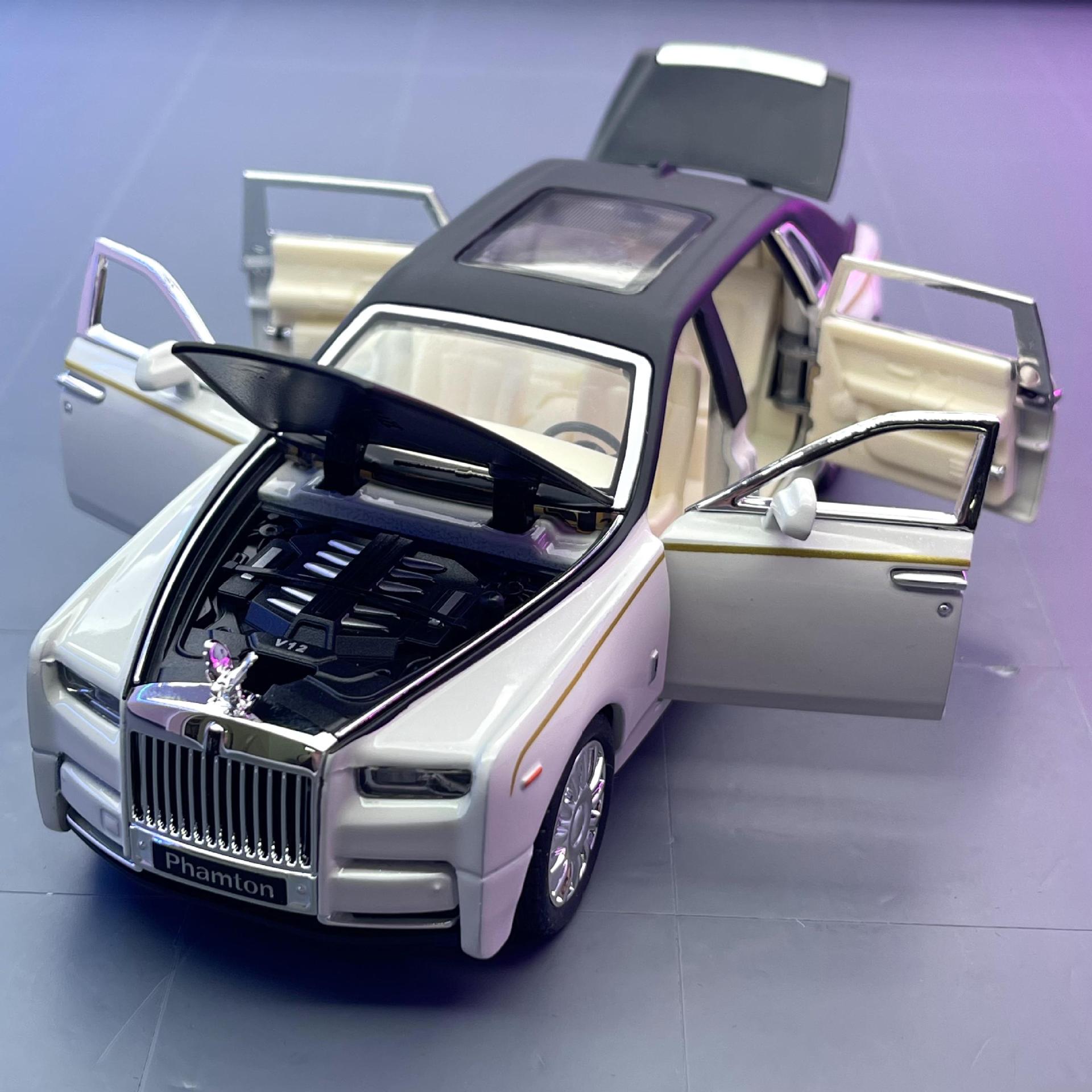 (A granel) coche de aleación inducida modelo de coche 1:32 rollos Phantom sonido luz tire de juguete modelo de coche adornos